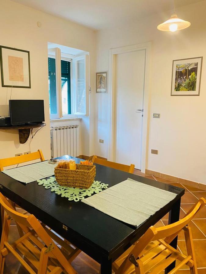 Ferienwohnung Il Palombaro Bianco Lerici Exterior foto